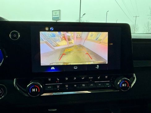 Certified 2025 Chevrolet Colorado Z71 w/ Midnight Edition image 26