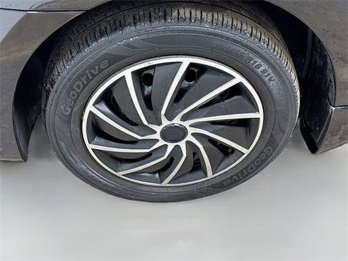 Used 2017 Nissan Sentra S image 26