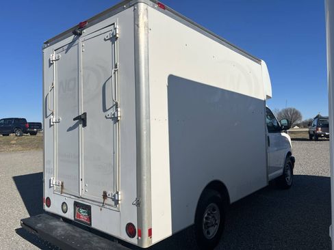 Used 2015 Chevrolet Express 3500 RWD image 5