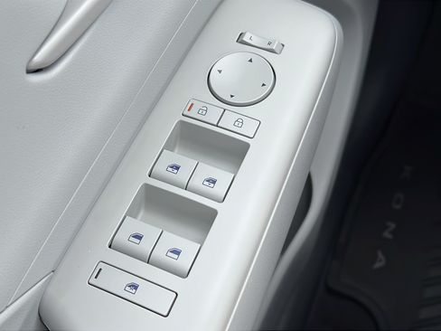 Certified 2024 Hyundai Kona SEL w/ Convenience Package FWD image 19