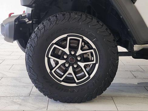 Used 2024 Jeep Wrangler Unlimited Rubicon w/ Safety Group AWD/4WD image 10