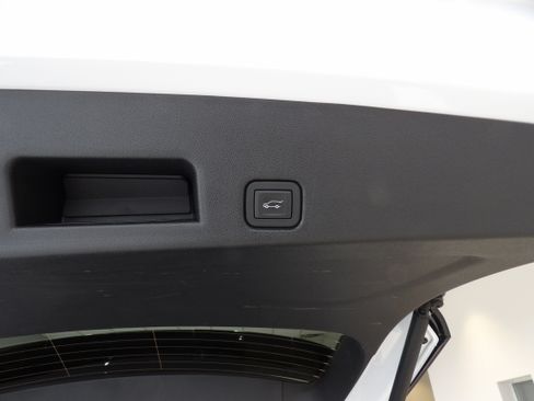 Used 2025 Buick Enclave Preferred image 21