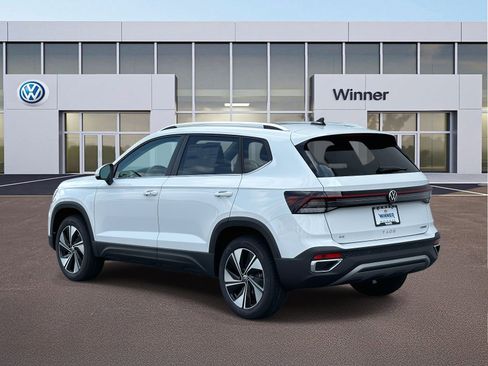 New 2025 Volkswagen Taos SE image 3