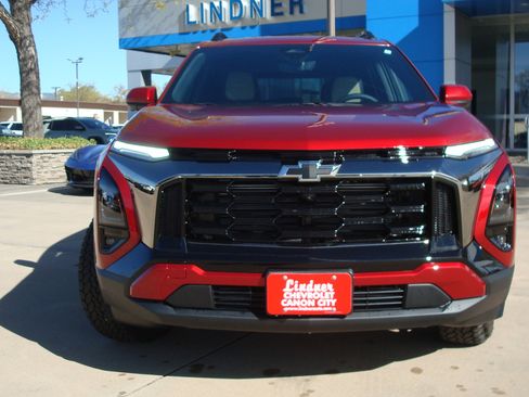 New 2026 Chevrolet Equinox ACTIV w/ Convenience Package III AWD/4WD image 2
