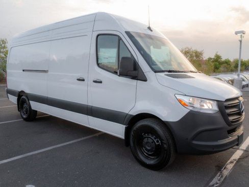 New 2025 Mercedes-Benz Sprinter 2500 image 3