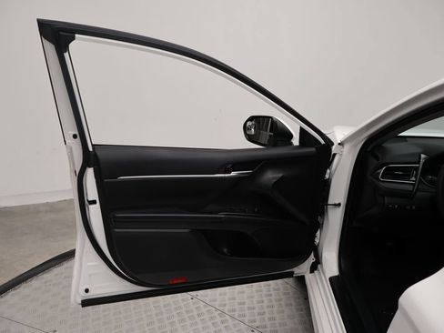 Certified 2023 Toyota Camry SE FWD image 15