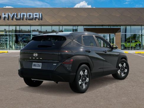 Used 2025 Hyundai Kona SEL AWD/4WD image 4