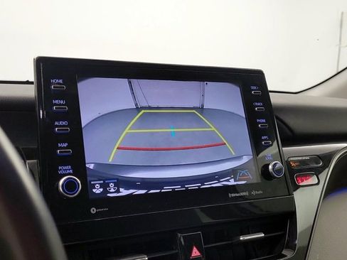 Used 2022 Toyota Camry XLE image 4