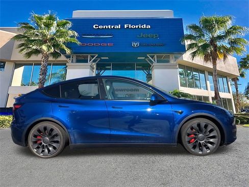 Used 2025 Tesla Model Y Performance image 4
