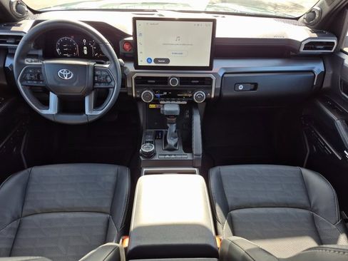 Used 2025 Toyota 4Runner TRD Off-Road Premium image 18