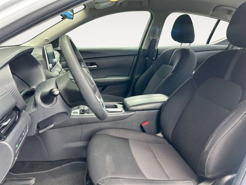Used 2024 Nissan Sentra SV FWD image 8