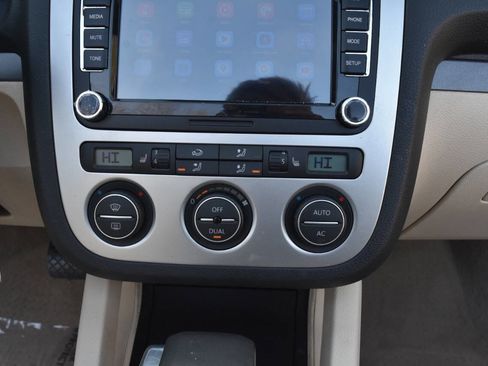 Used 2009 Volkswagen Eos Komfort image 35