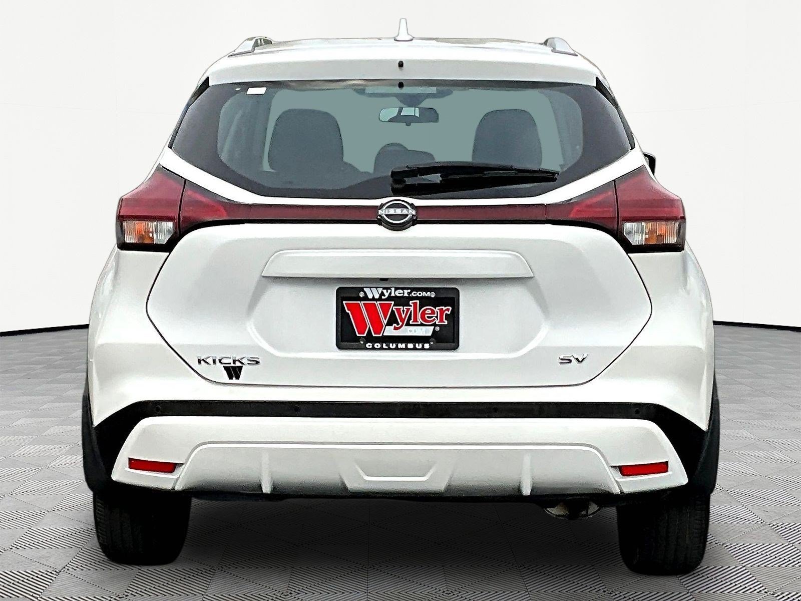 Used 2024 Nissan Kicks SV FWD image 5