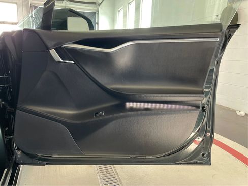 Used 2013 Tesla Model S image 25