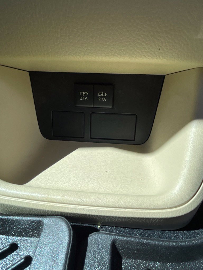 Used 2017 Toyota Highlander Plus FWD image 18