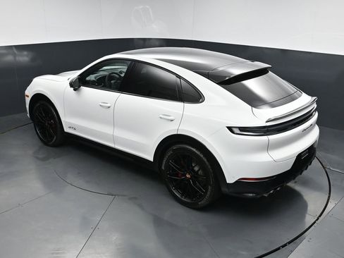 New 2026 Porsche Cayenne GTS AWD/4WD image 16