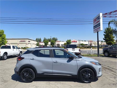 Used 2021 Nissan Kicks SR w/ Exterior Package FWD image 4