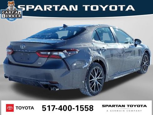 Used 2024 Toyota Camry SE image 7