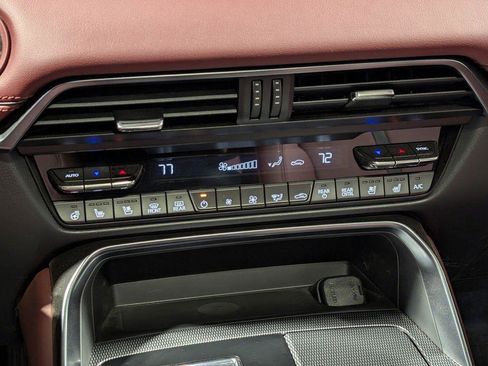 New 2025 MAZDA CX-70 Plug-In Hybrid w/ Premium Plus image 23