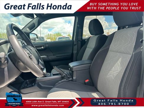 Used 2023 Toyota Tacoma TRD Sport w/ Black Out Package (TMS) AWD/4WD image 17