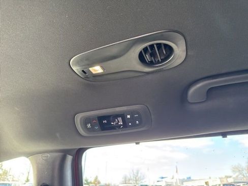 Used 2020 Chrysler Pacifica Limited w/ Advanced Safetytec Group FWD image 23