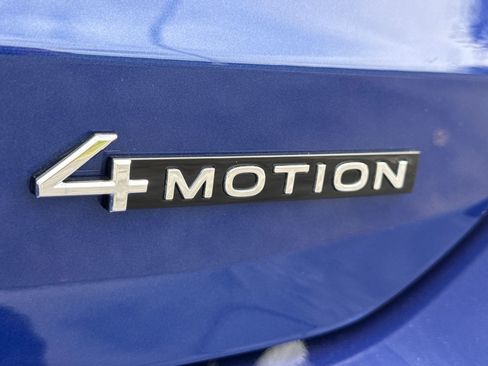 Certified 2024 Volkswagen Taos SE image 37