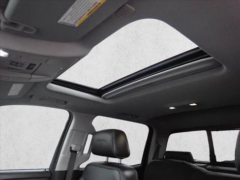 Used 2019 GMC Sierra 2500 Denali w/ Duramax Plus Package AWD/4WD image 13