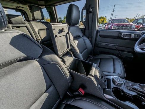 New 2025 Ford Bronco Badlands image 28