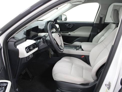 New 2026 Lincoln Aviator 2WD w/ Jet Appearance Package image 22