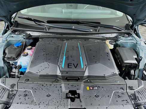 Used 2024 Hyundai Ioniq 5 SE image 32