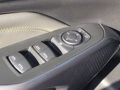 Used 2024 Chevrolet Trax ACTIV w/ Sunroof Package FWD image 22