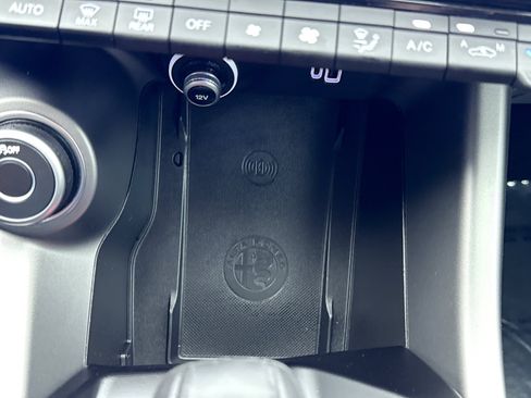 Used 2024 Alfa Romeo Tonale Ti w/ Active Assist Package AWD/4WD image 17