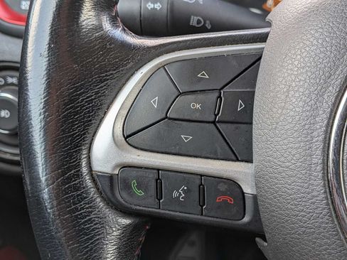 Used 2019 Jeep Renegade Trailhawk AWD/4WD image 22
