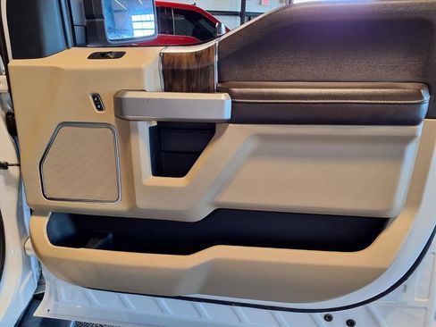 Used 2019 Ford F150 Lariat image 13