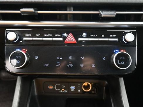 Used 2025 Hyundai Tucson SEL AWD/4WD image 24
