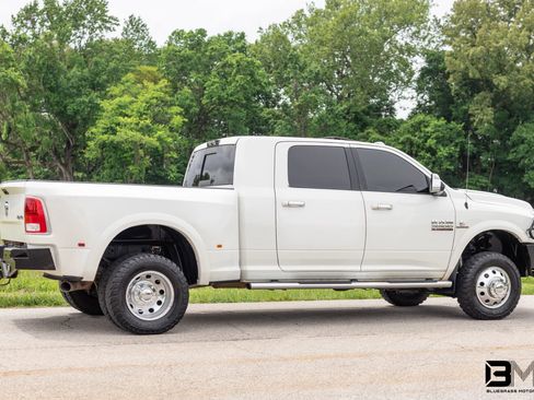 Used 2018 RAM 3500 Laramie image 10