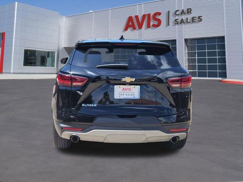 Used 2025 Chevrolet Blazer LT FWD image 5