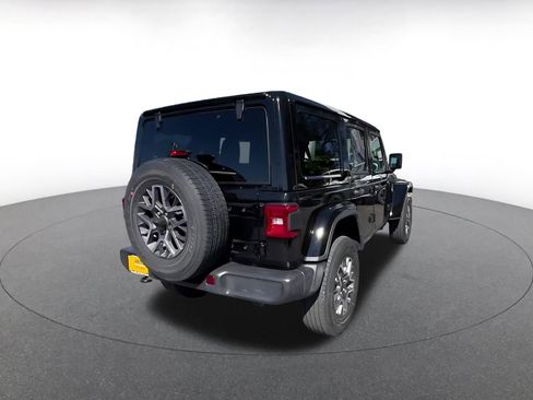 Used 2025 Jeep Wrangler Unlimited Sahara AWD/4WD image 15