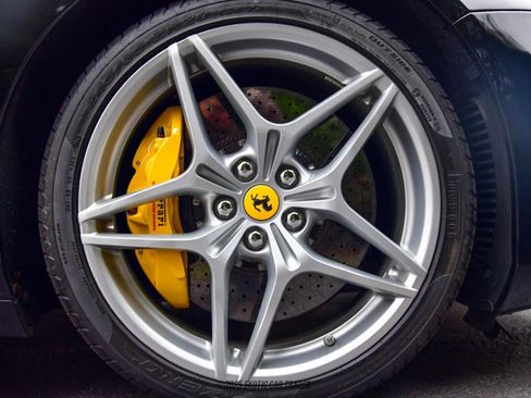 Used 2016 Ferrari California T image 73