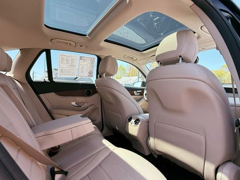 Used 2022 Mercedes-Benz GLC 300 4MATIC image 31