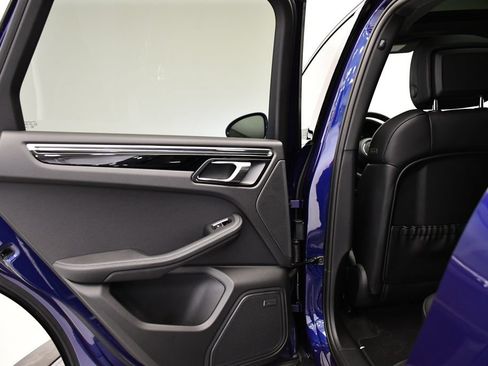 Certified 2026 Porsche Macan AWD/4WD image 43