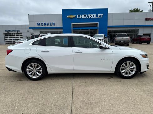 Used 2024 Chevrolet Malibu LT FWD image 2