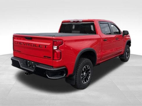 Used 2024 Chevrolet Silverado 1500 ZR2 w/ Technology Package AWD/4WD image 3