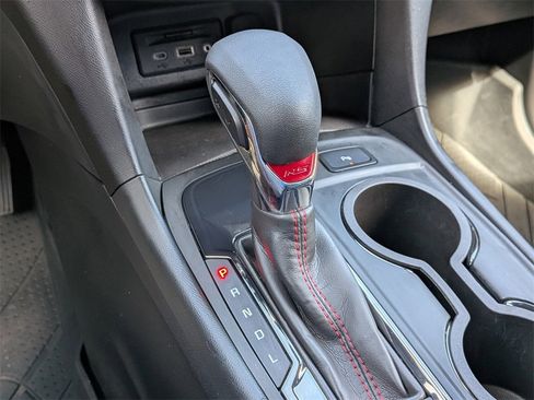 Used 2022 Chevrolet Equinox RS w/ RS Leather Package image 23