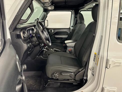Used 2021 Jeep Gladiator Sport w/ Trailer Tow Package AWD/4WD image 12
