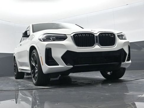 Used 2024 BMW X4 M40i w/ Premium Package image 18