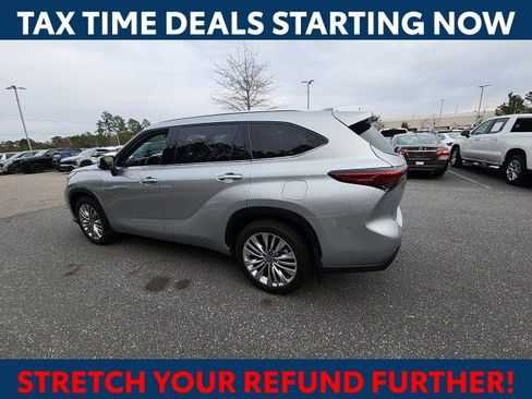 Used 2023 Toyota Highlander Platinum image 8