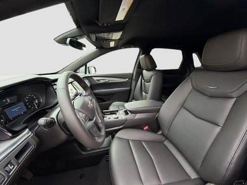 New 2026 Cadillac XT5 Luxury image 21