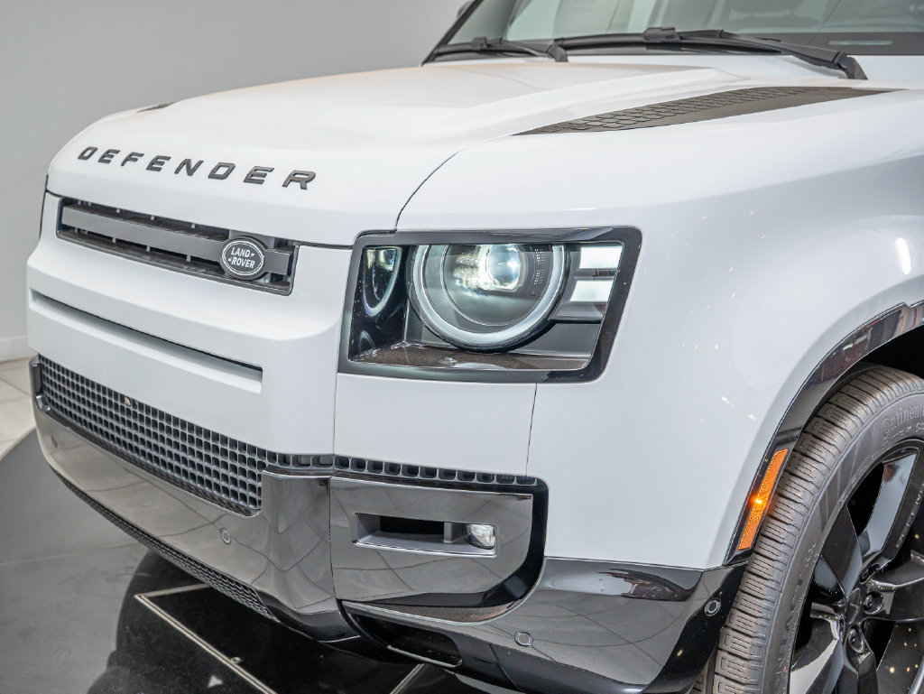 New 2026 Land Rover Defender 90 V8 AWD/4WD image 16