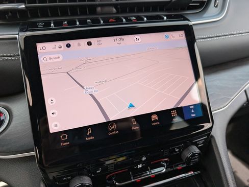 New 2025 Jeep Grand Cherokee L Limited image 27